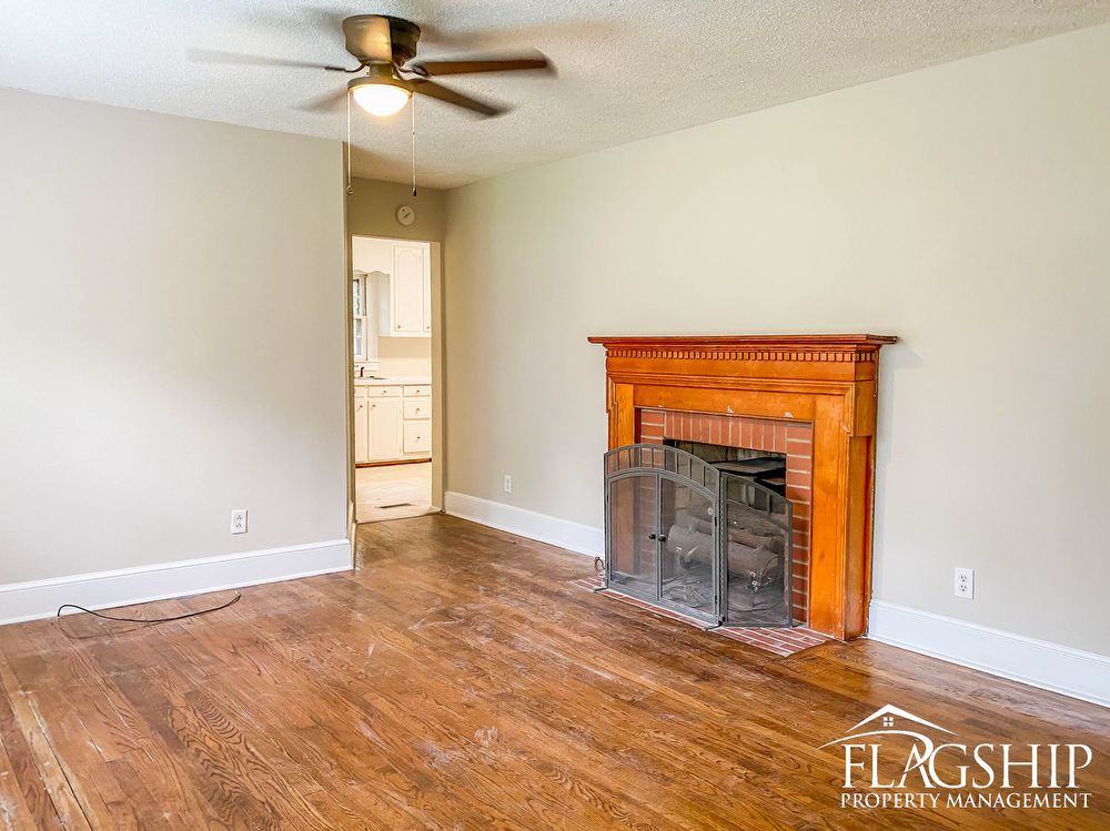 108 N Warren St - Photo 3 of 33