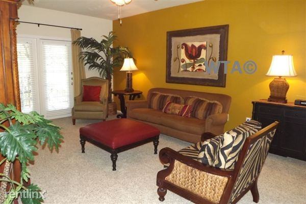 Redland Road and US 281 N *One month Free *will work with Broken lease - Photo 2 of 9