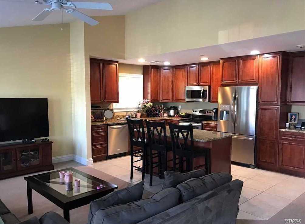 12 Della Dr - Photo 3 of 11