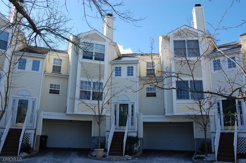 2106 Harvest Ct - Photo 2 of 18