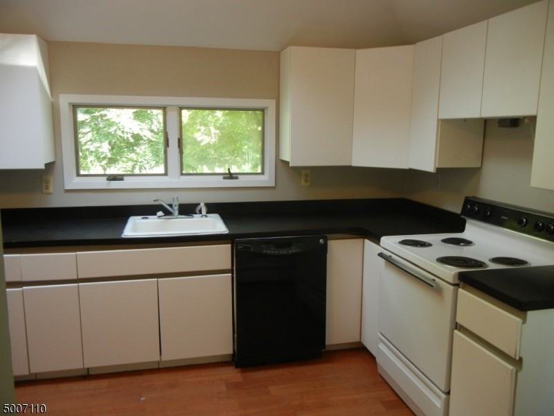 329 Kinnelon Rd - Photo 3 of 9