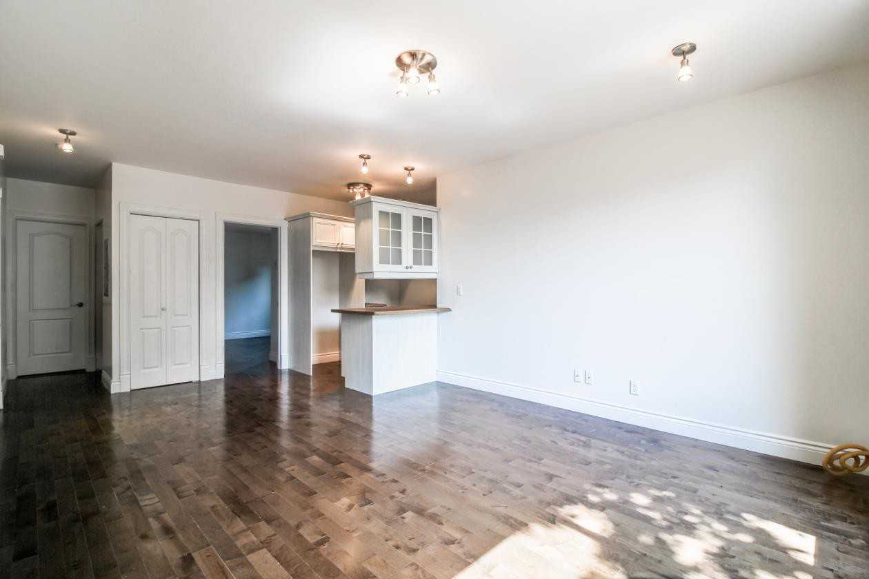 4372 Rue Notre-Dame Ouest #B - Photo 3 of 9