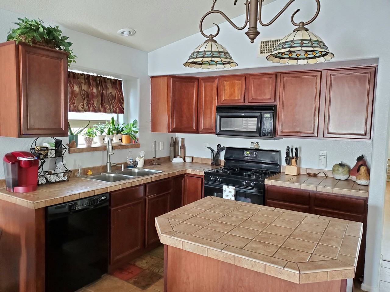 28717 North Noble Road - Photo 3 of 5