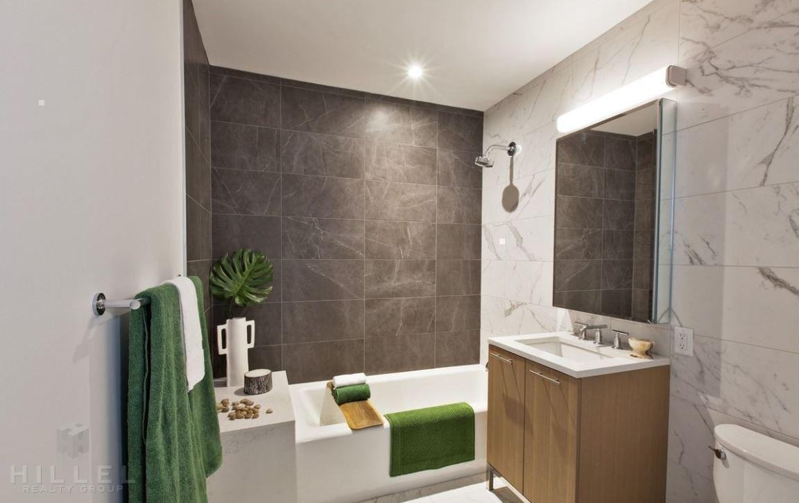 Fleet Pl #27D - Photo 3 of 3