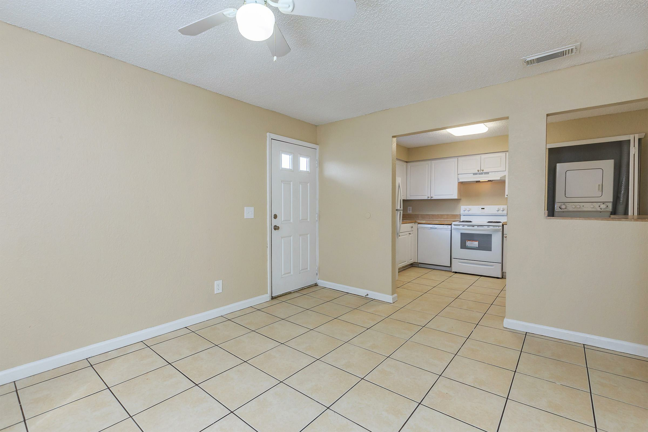 Roma on Dale Mabry - Photo 7 of 23