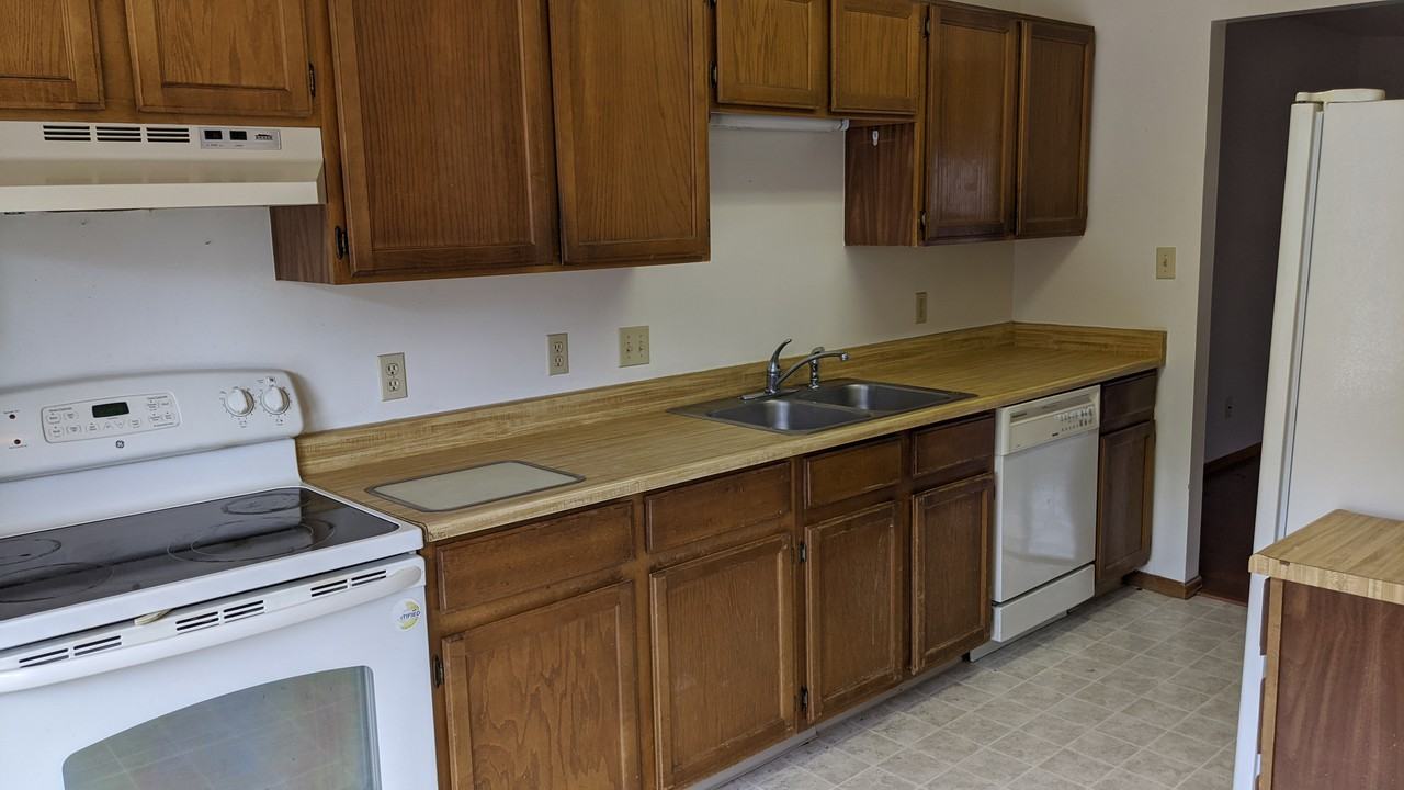 2054 S Balsam St - Photo 3 of 6