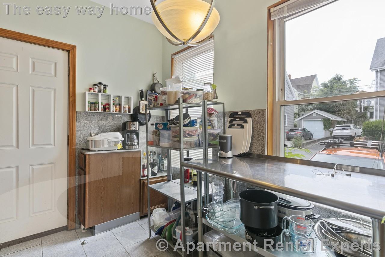 32 William St #1 - Photo 2 of 17