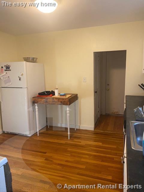 42 Madison St - Photo 3 of 9