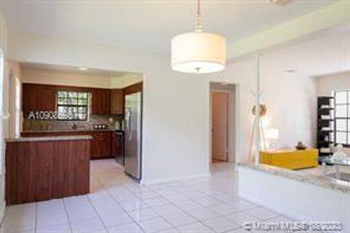8910 Ne 9th Ct - Photo 3 of 8