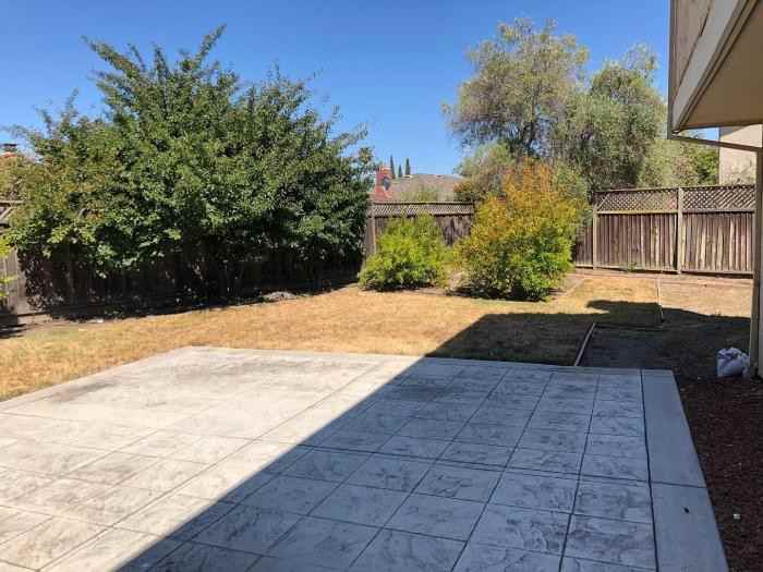 705 Widgeon St - Photo 2 of 22