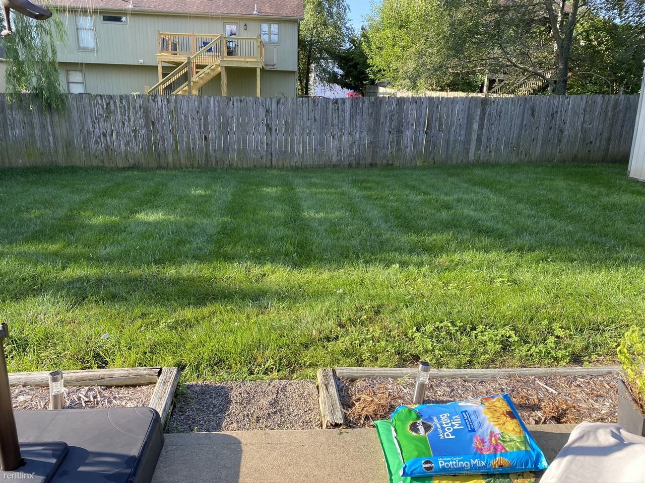 21159 W 126th St - Photo 3 of 16