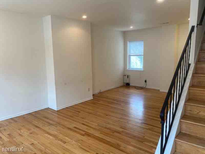 1136 Mount Vernon St - Photo 3 of 8