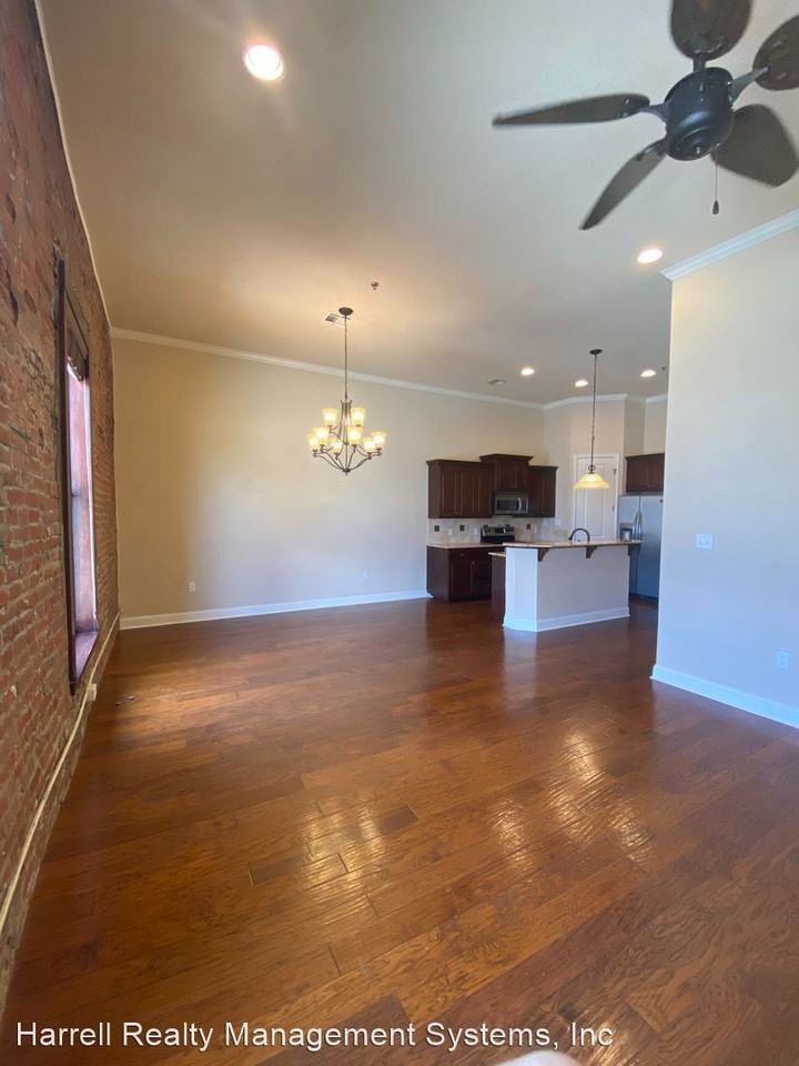 707 Austin Ave #C - Photo 3 of 11