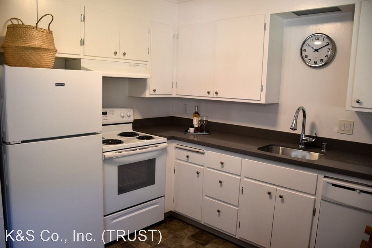 2820 Park Boulevard - Photo 2 of 16