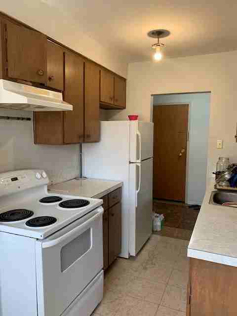 654 Silverbirch - Photo 3 of 8