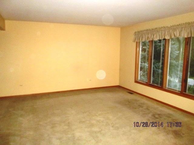 10057 S 81st Ave - Photo 3 of 20