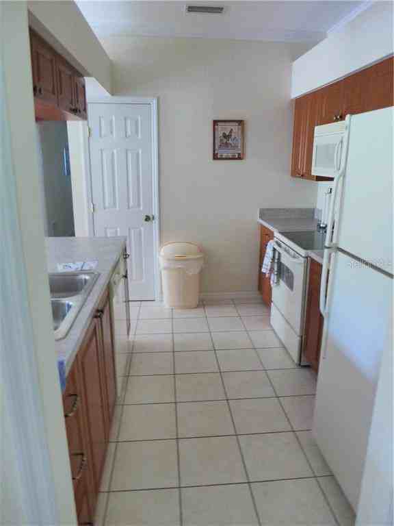 1303 1303 EAGLE POND DRIVE 1303 - Photo 2 of 22