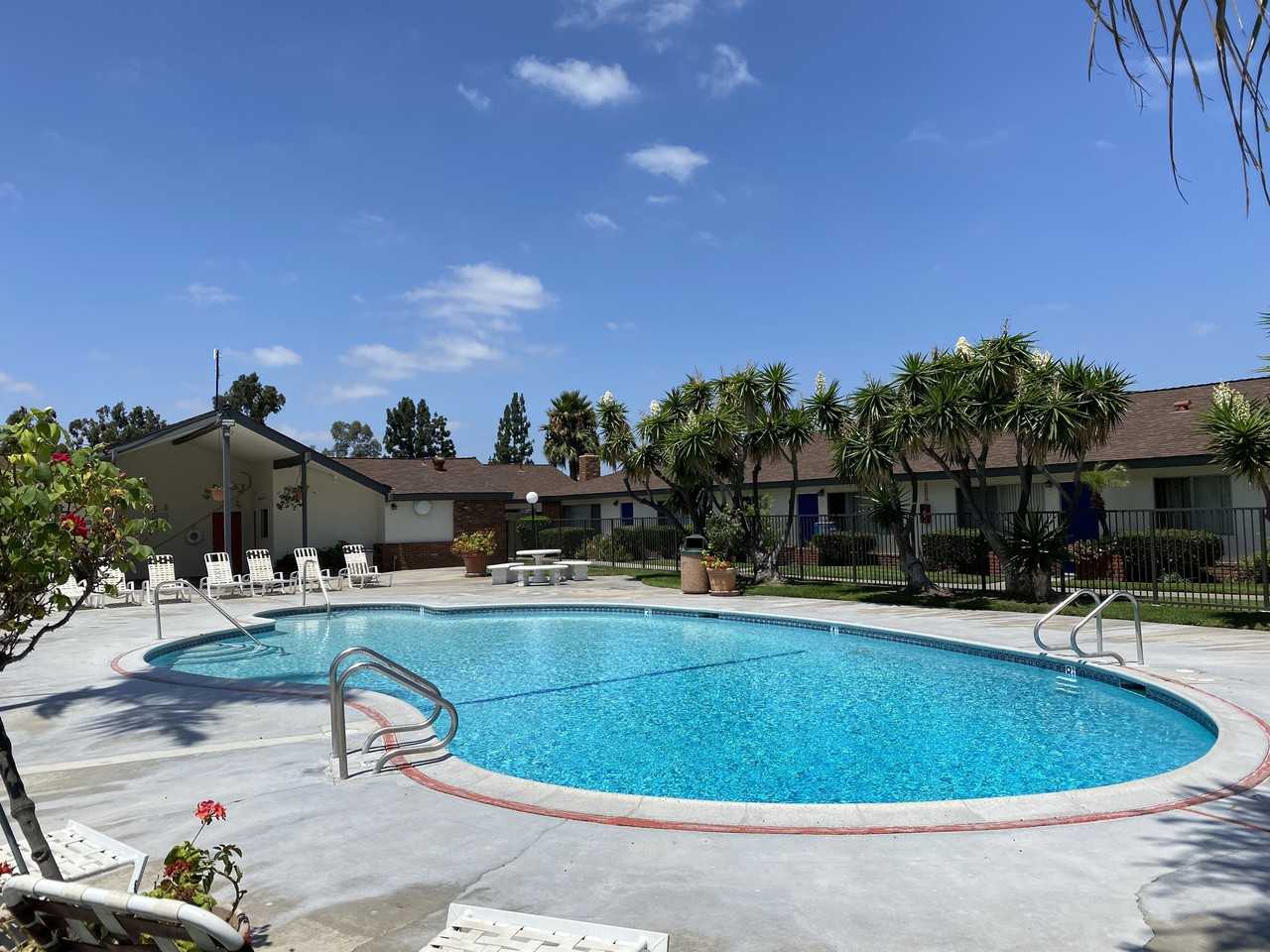 Orangewood Garden Apartments - Photo 4 of 10