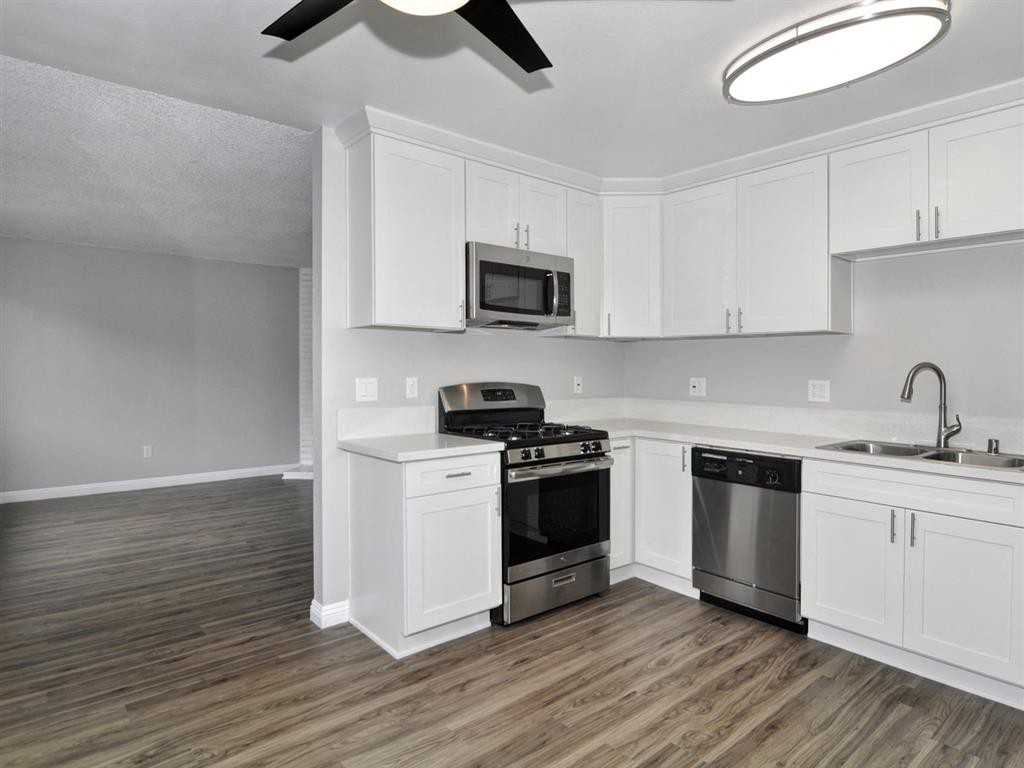 Orangewood Garden Apartments - Photo 7 of 10