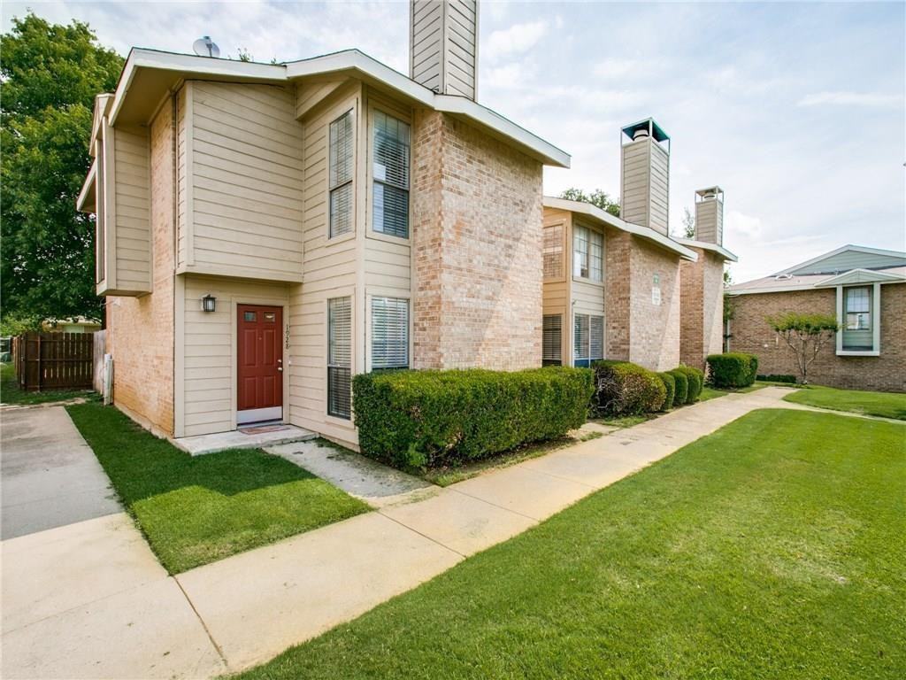 1926 Shadowood Trl - Photo 2 of 15