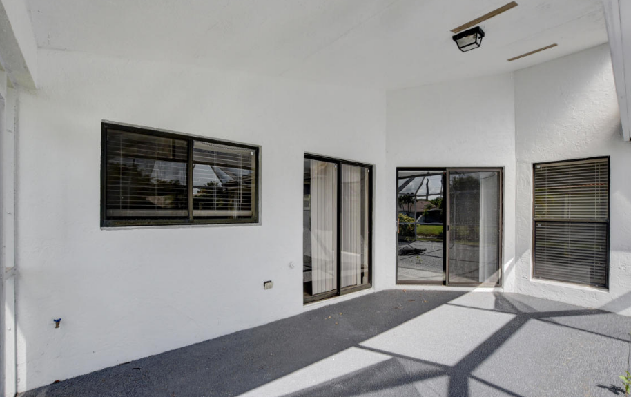 11158 Highland Circle - Photo 3 of 20