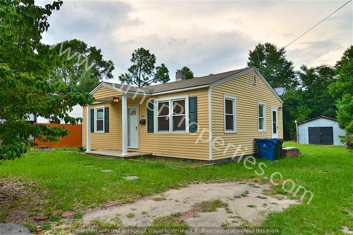 307 Dale St - Photo 3 of 34
