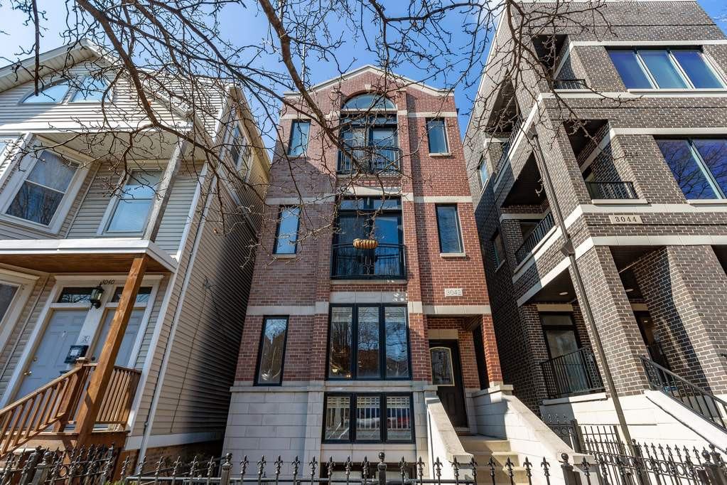 3042 N Racine Ave #1