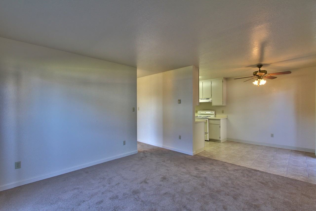 The Gates Apartments - Photo 3 of 8