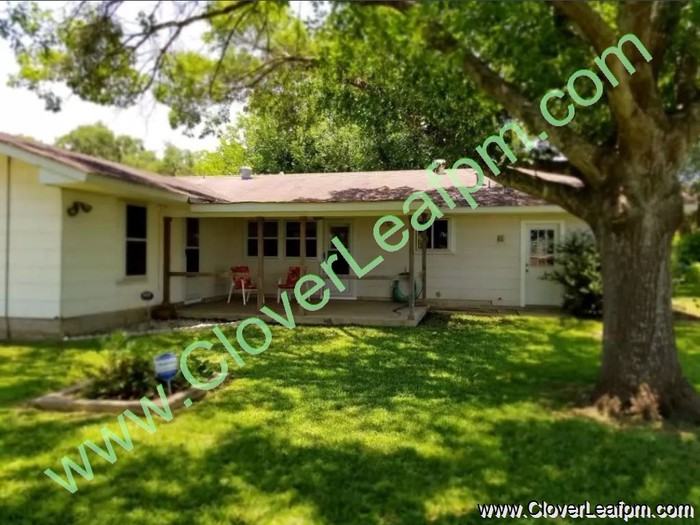 215 Delany St - Photo 2 of 10