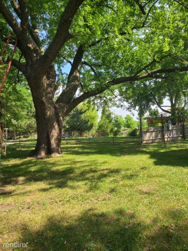 1321 Middleton Ave - Photo 3 of 25