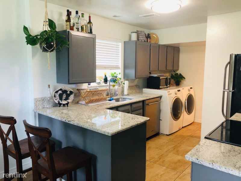 7333 7333 S Xenia Cir B - Photo 2 of 14