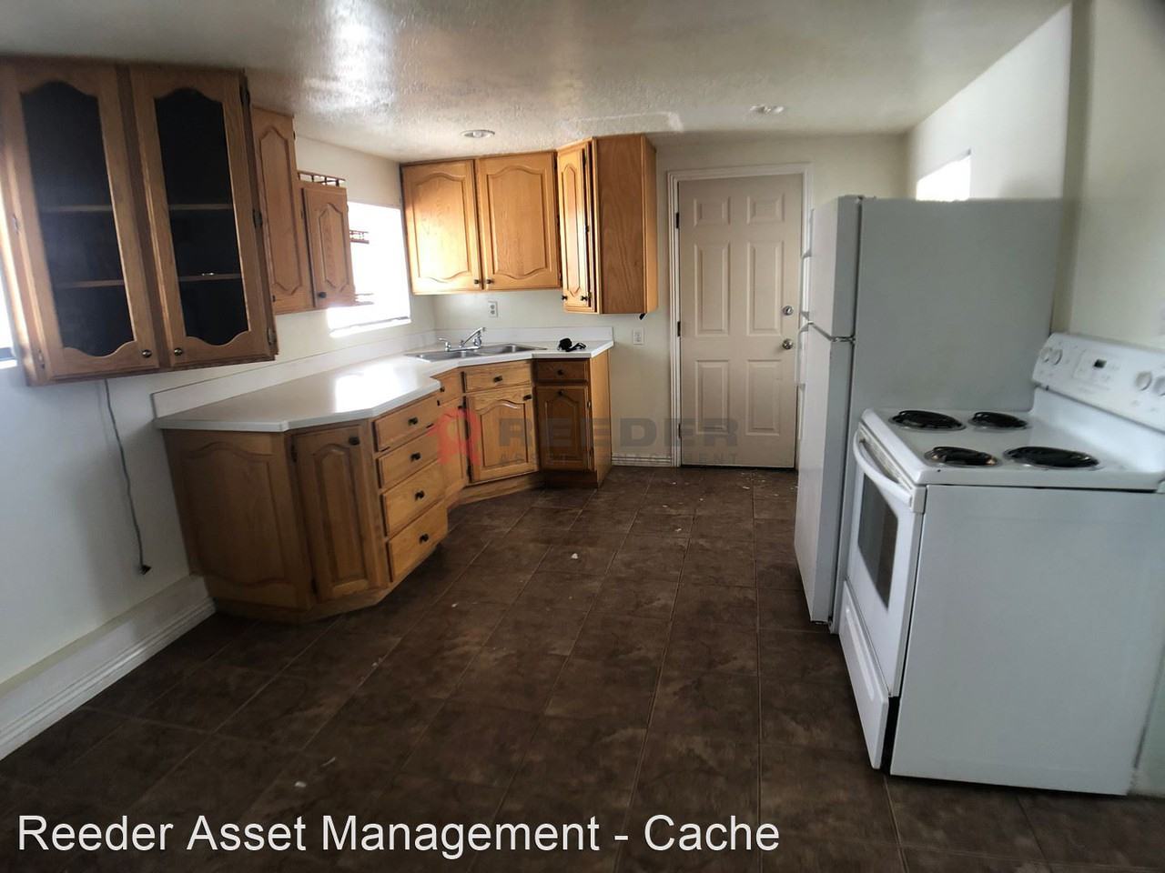 67 W 200 S - Photo 3 of 9