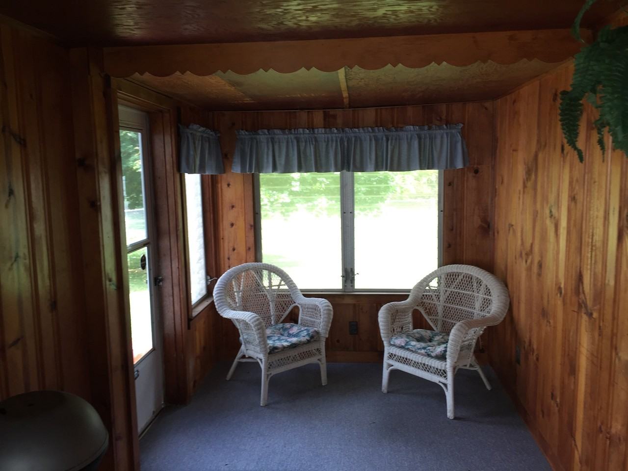 20 Mercedes Dr - Photo 2 of 14