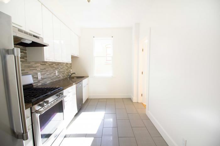 270 Jones St - Photo 2 of 20