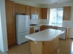 931 Kennedy Pl - Photo 3 of 6