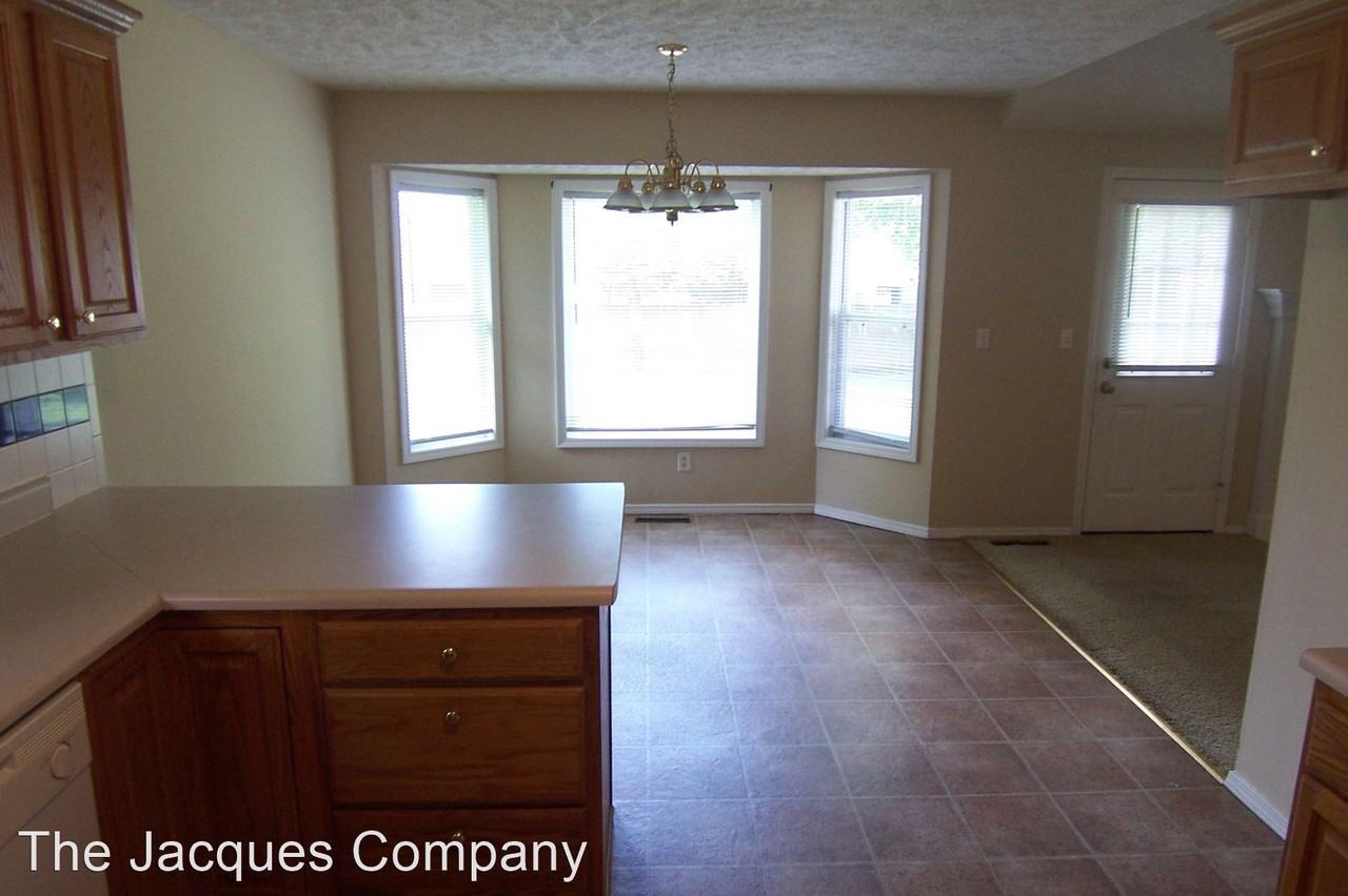3677 S Leawood Ave - Photo 2 of 15