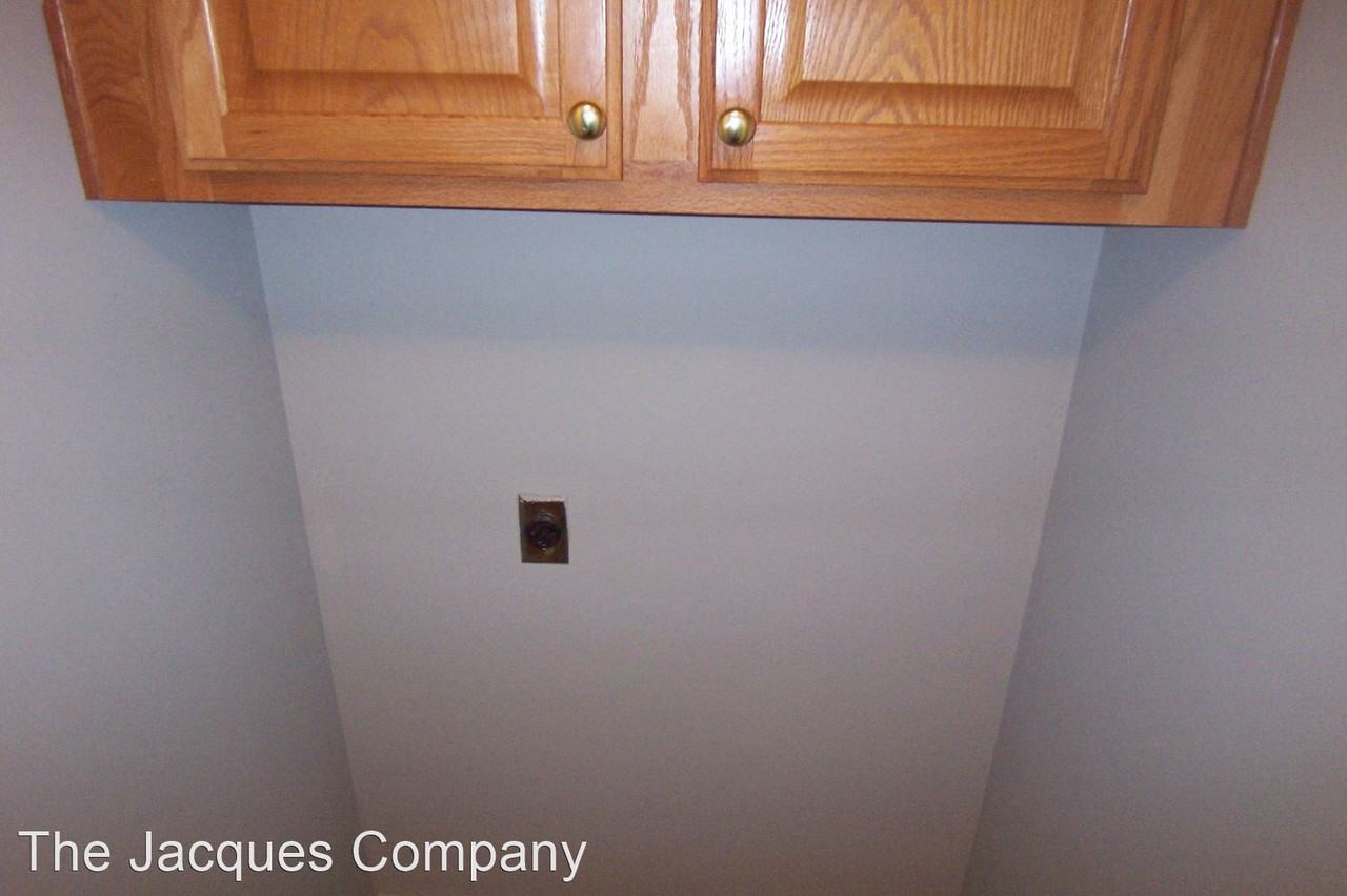 3677 S Leawood Ave - Photo 3 of 15