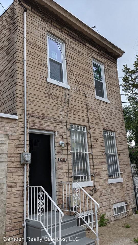 1275 Lansdowne Ave - Photo 2 of 18