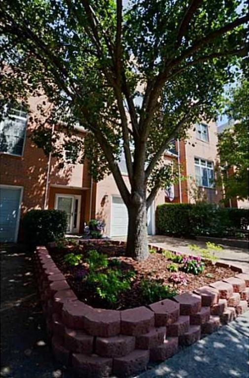 1608 Pasadena Ct - Photo 2 of 3