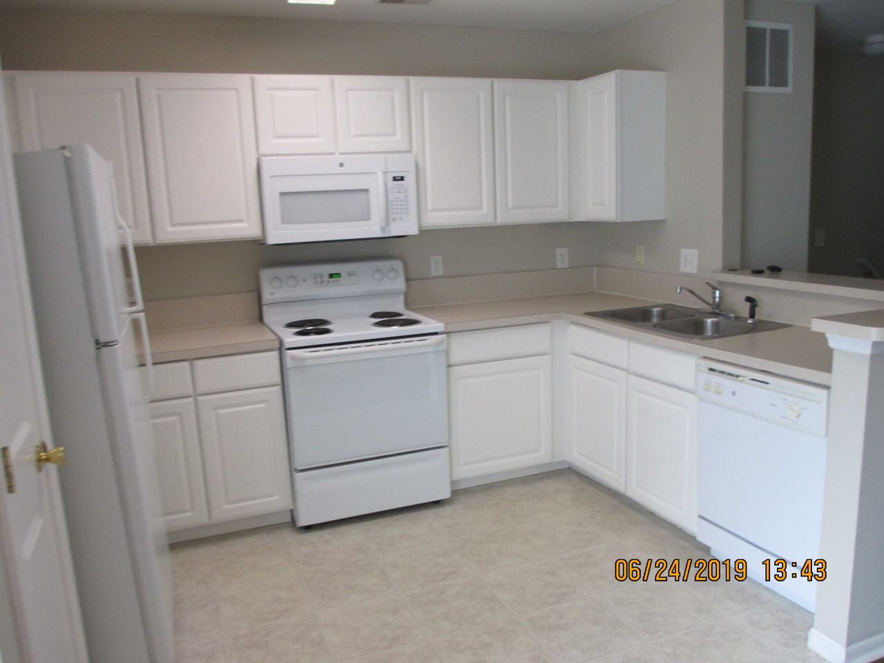 641 Lazelle Rd - Photo 2 of 20