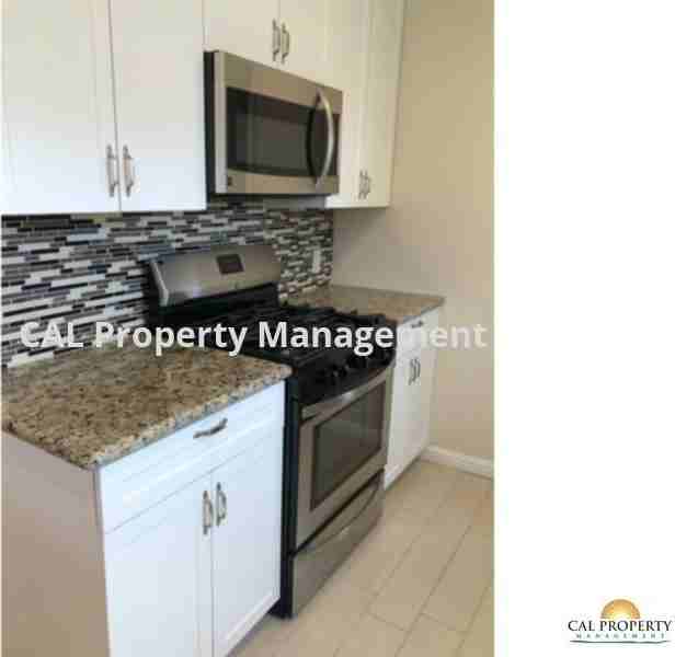 566 Belden St - Photo 2 of 13