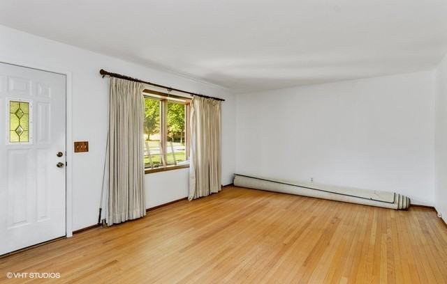 128 Monna St - Photo 3 of 16