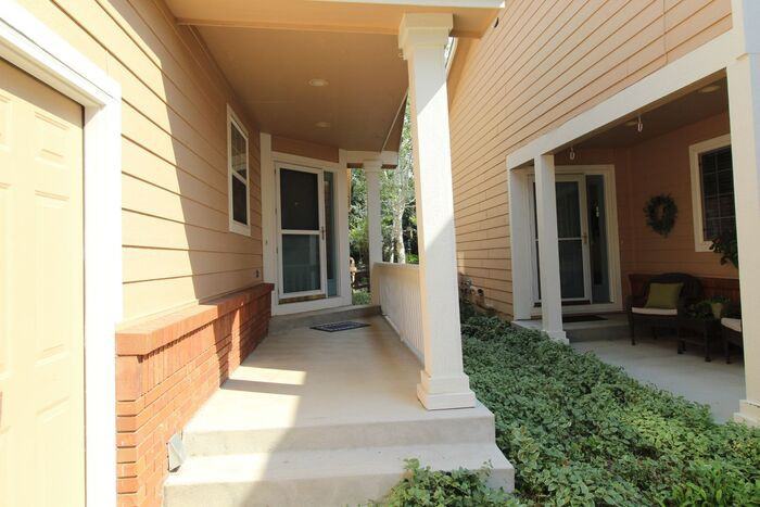 1174 Belleview Dr - Photo 2 of 20