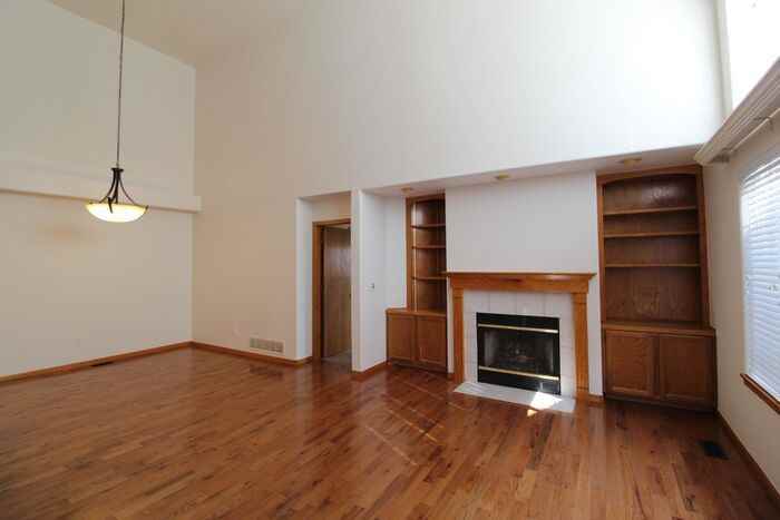 1174 Belleview Dr - Photo 3 of 20