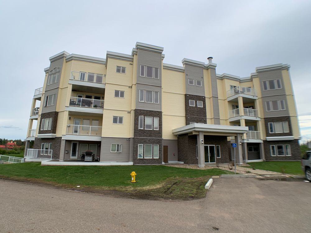 921B 2402-921b Thickwood Blvd