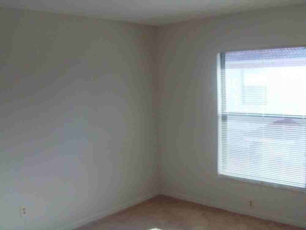 1643 Sandy Point Sq - Photo 3 of 4