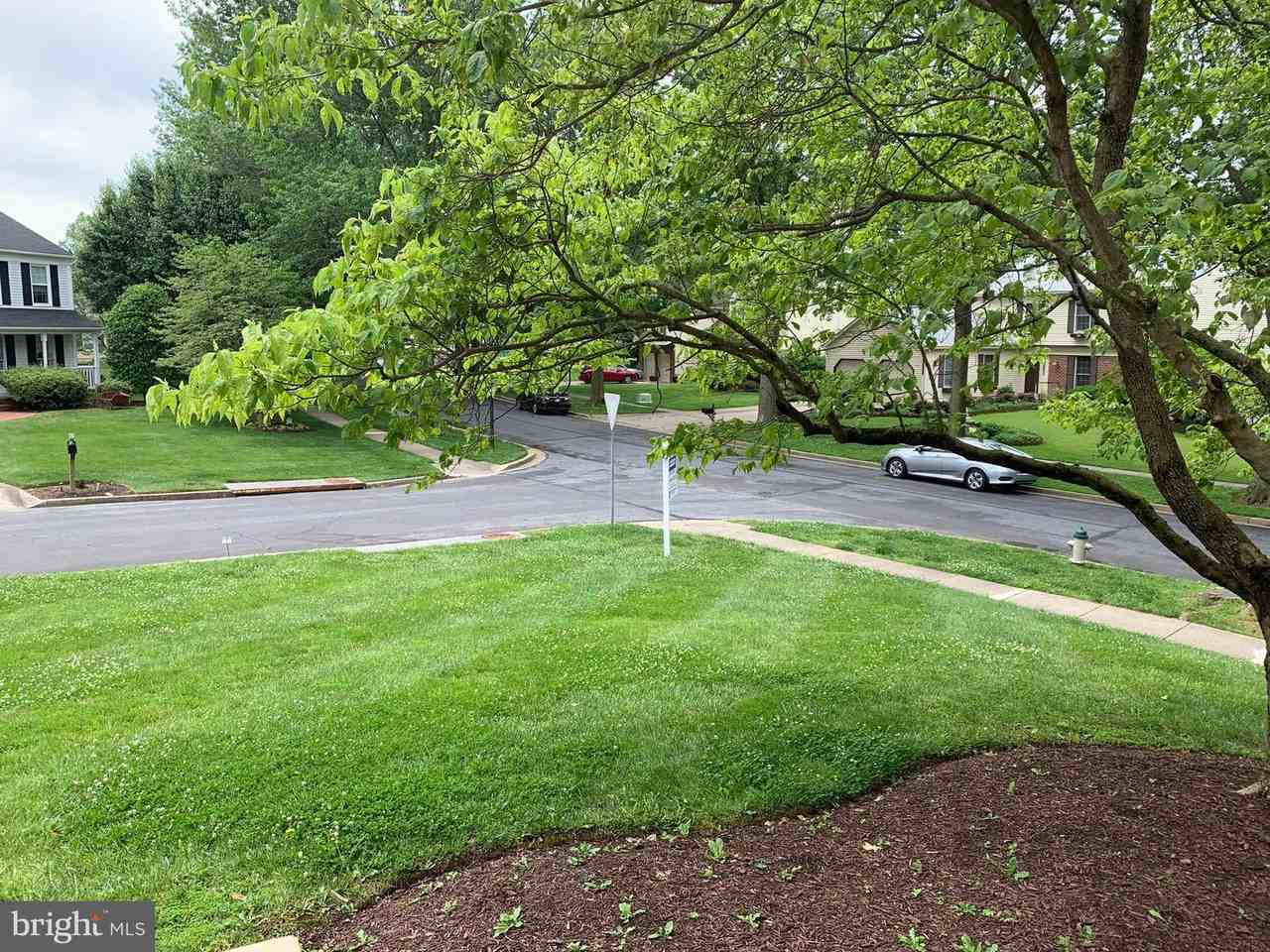 725 Milshire Ct - Photo 2 of 27