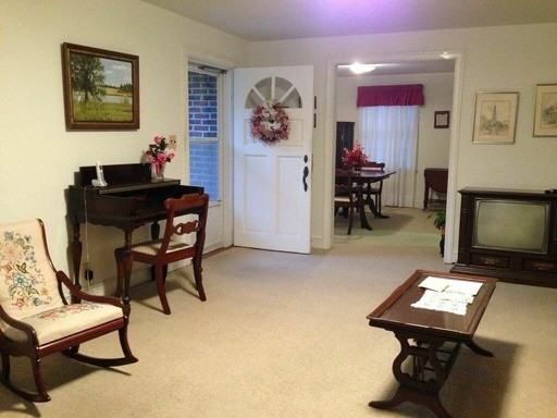 5 Stratford Rd - Photo 3 of 10