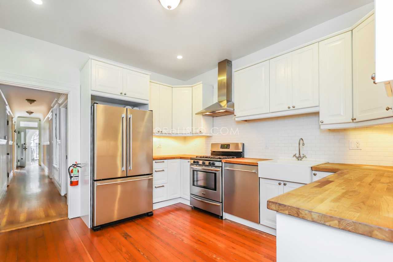 944 Central Ave - Photo 2 of 25