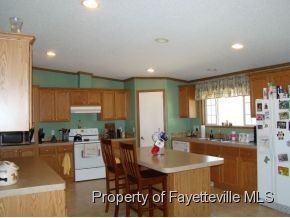 125 Hillcreek Dr - Photo 2 of 12